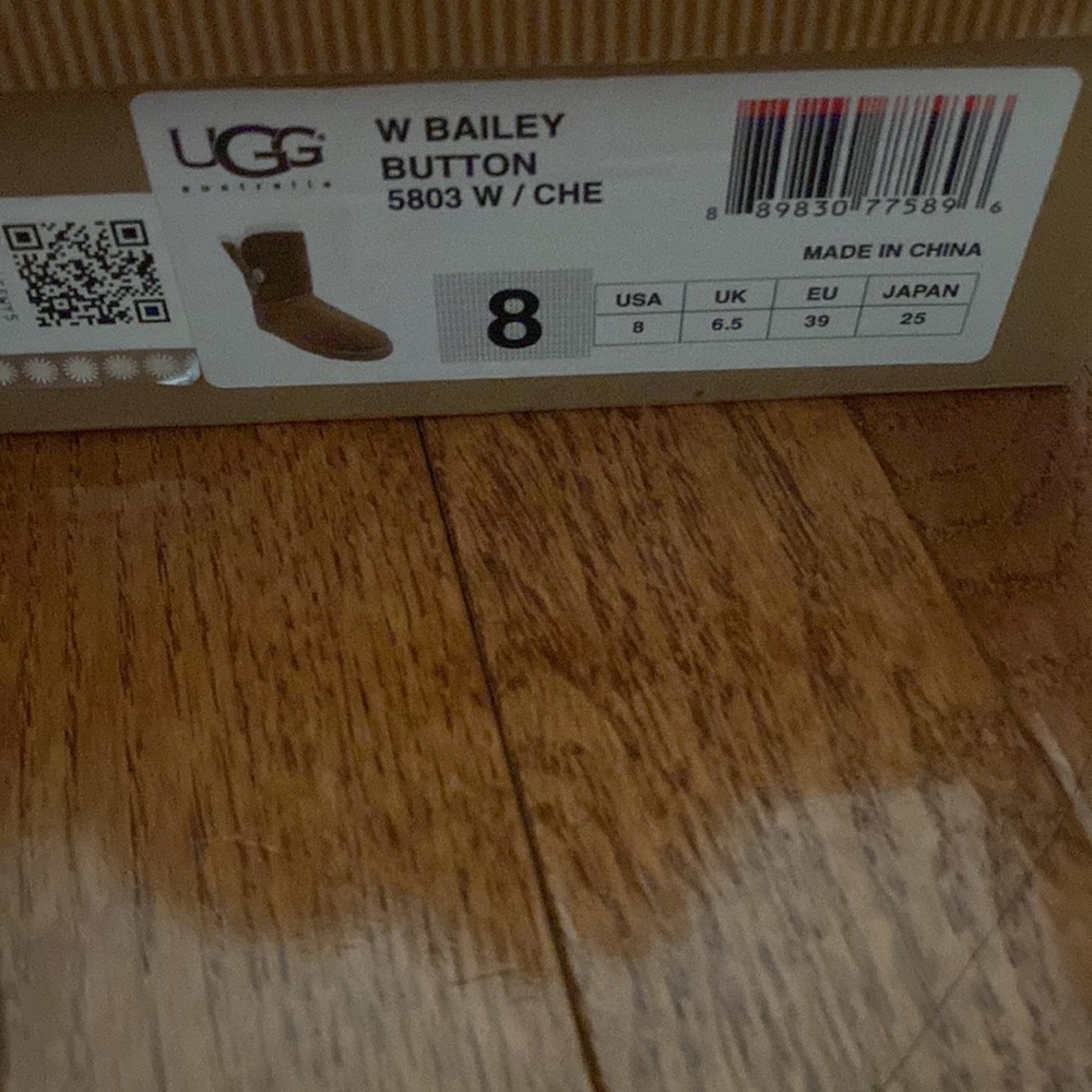 Ugg Australia Bailey Button - Picture 7 of 7